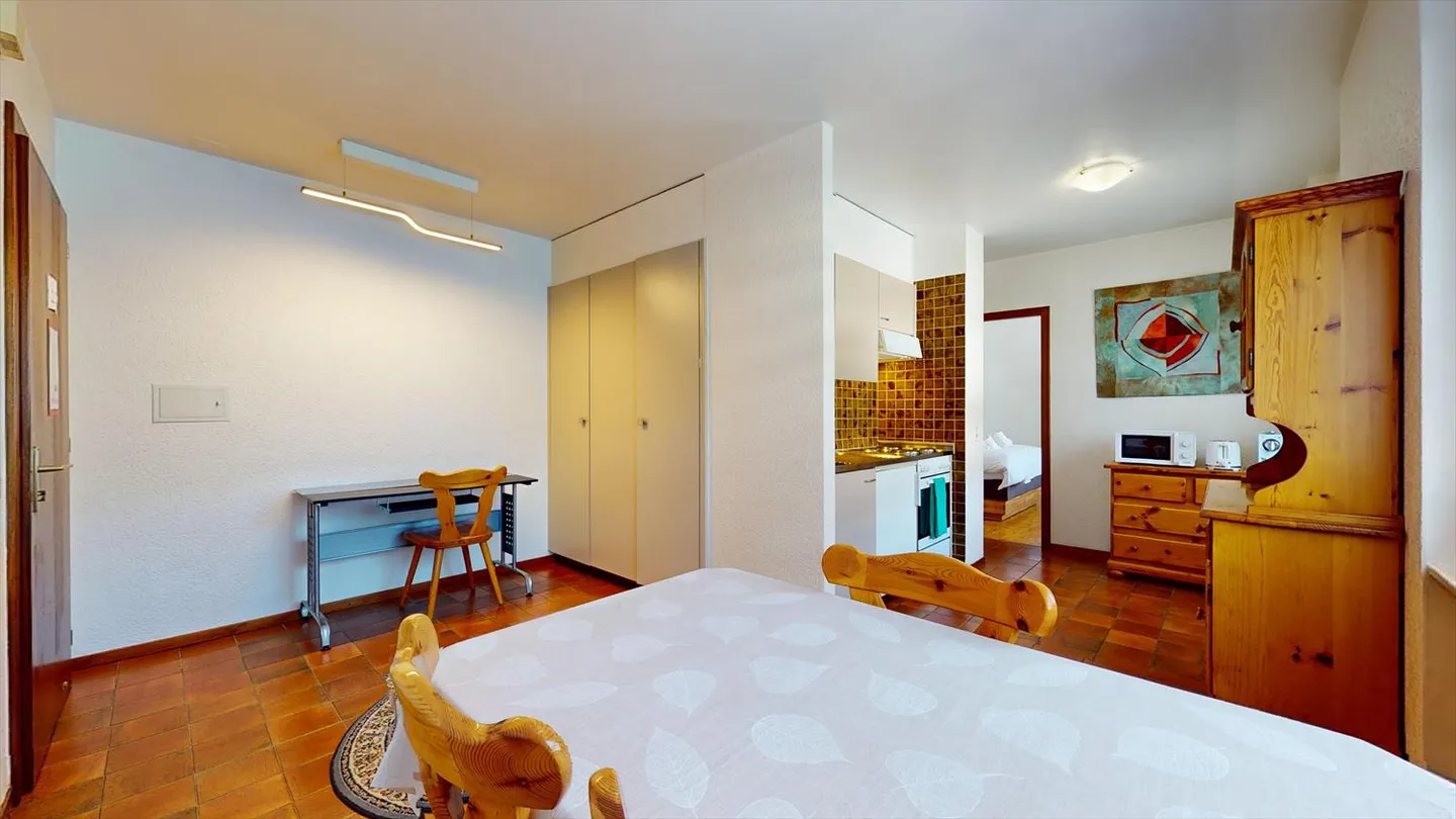 One Bedroom Apartment in a Quiet Neighborhood - Photo 8 of 19
