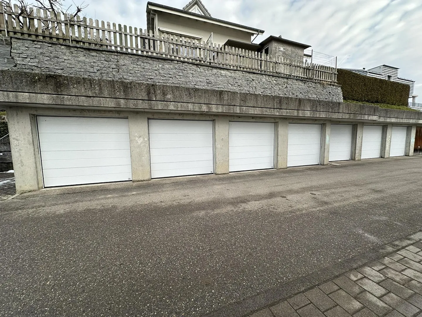 Ensoleillé et calme - spacieux appartement de jardin 4.5 pièces avec patio - Photo 12 sur 12