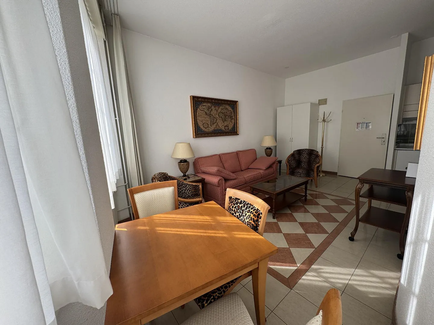 Charmant Studio Appartement - Photo 2 sur 7