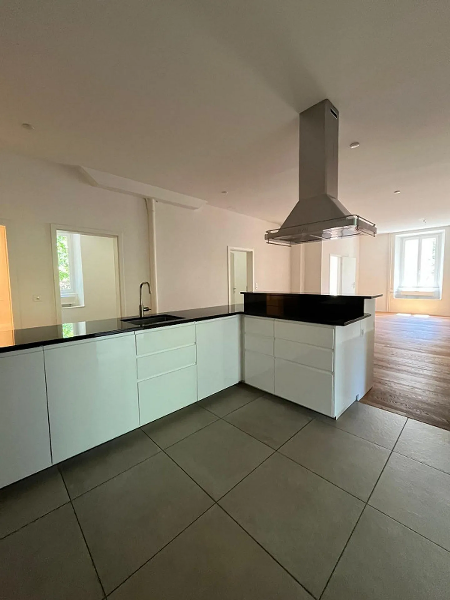 Appartamento 5.5 stanze - Foto 1 di 17