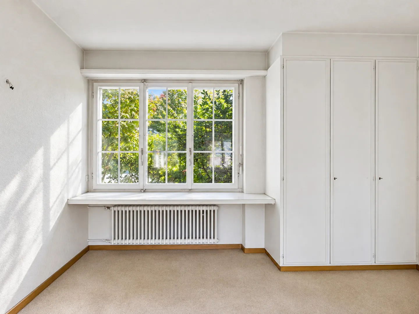 Charming Townhouse with Garden - Photo 8 of 13