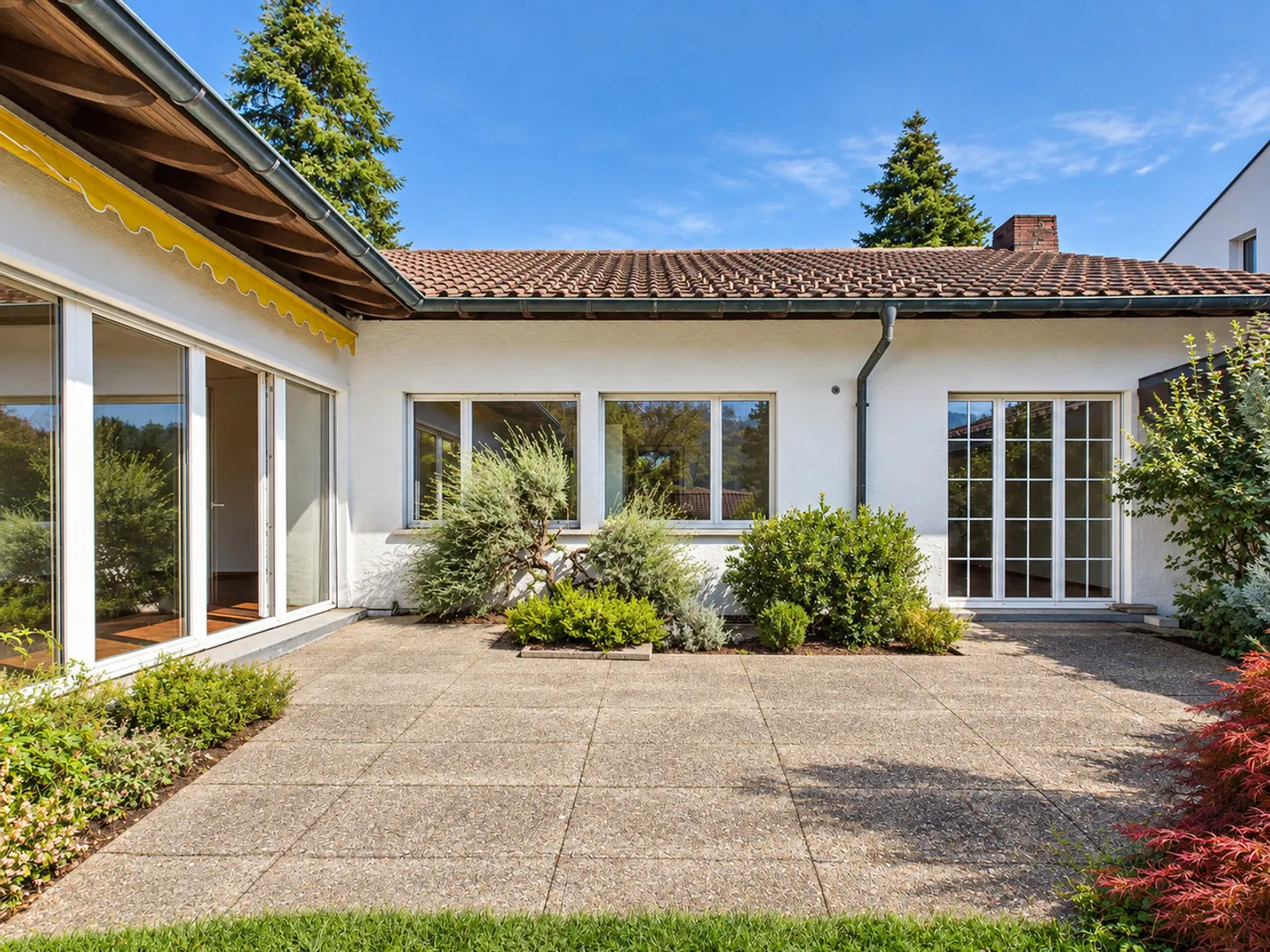 Charming Townhouse with Garden - Photo 1 of 13