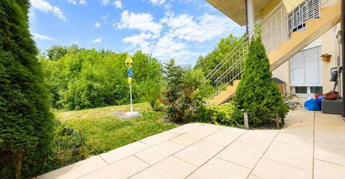 Appartement Charmant avec Terrasse - Photo 1 sur 6