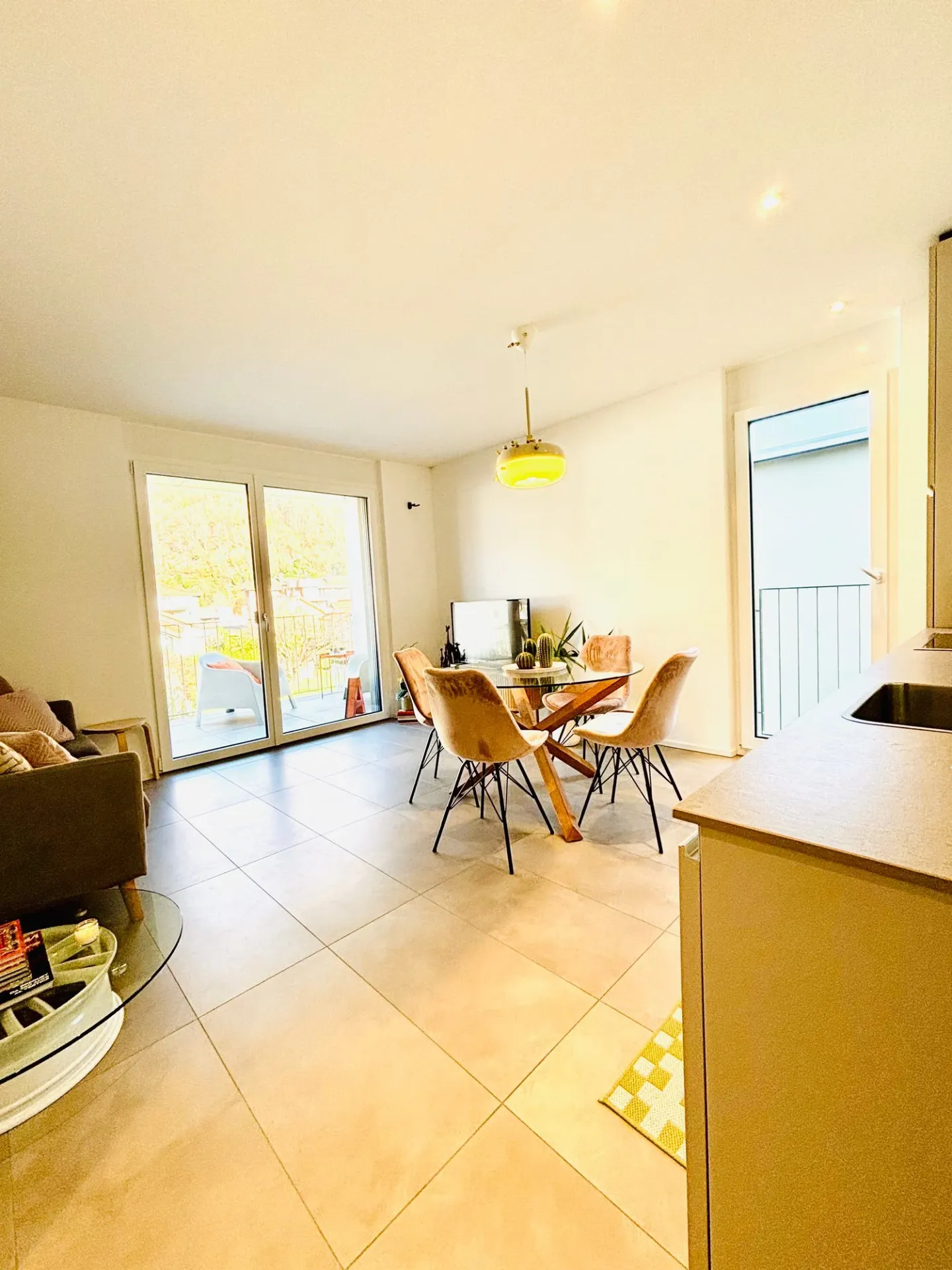 2.5 modern apartment with large terrace in Roveredo GR! - Photo 4 of 10