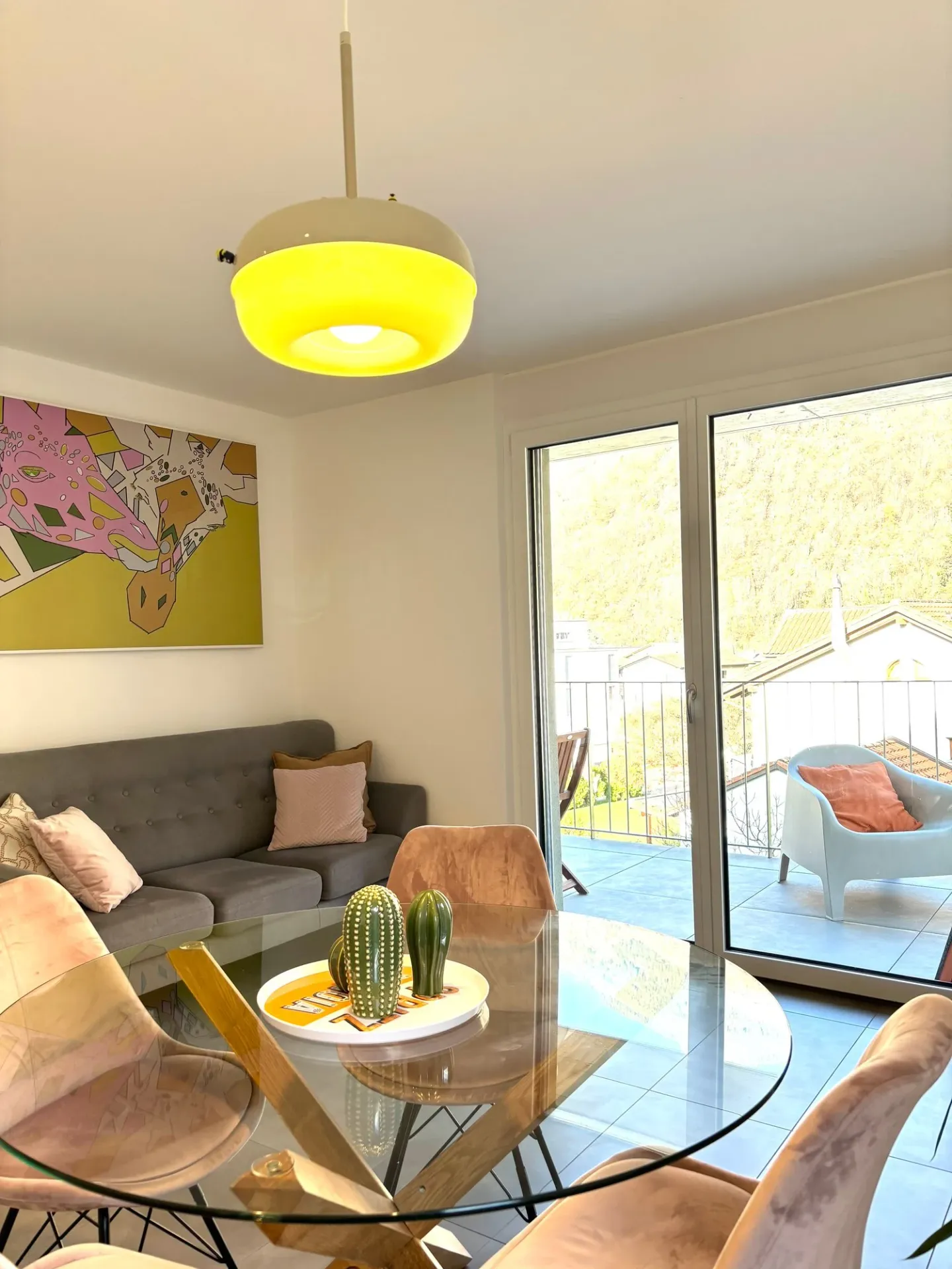 2.5 modern apartment with large terrace in Roveredo GR! - Photo 3 of 10