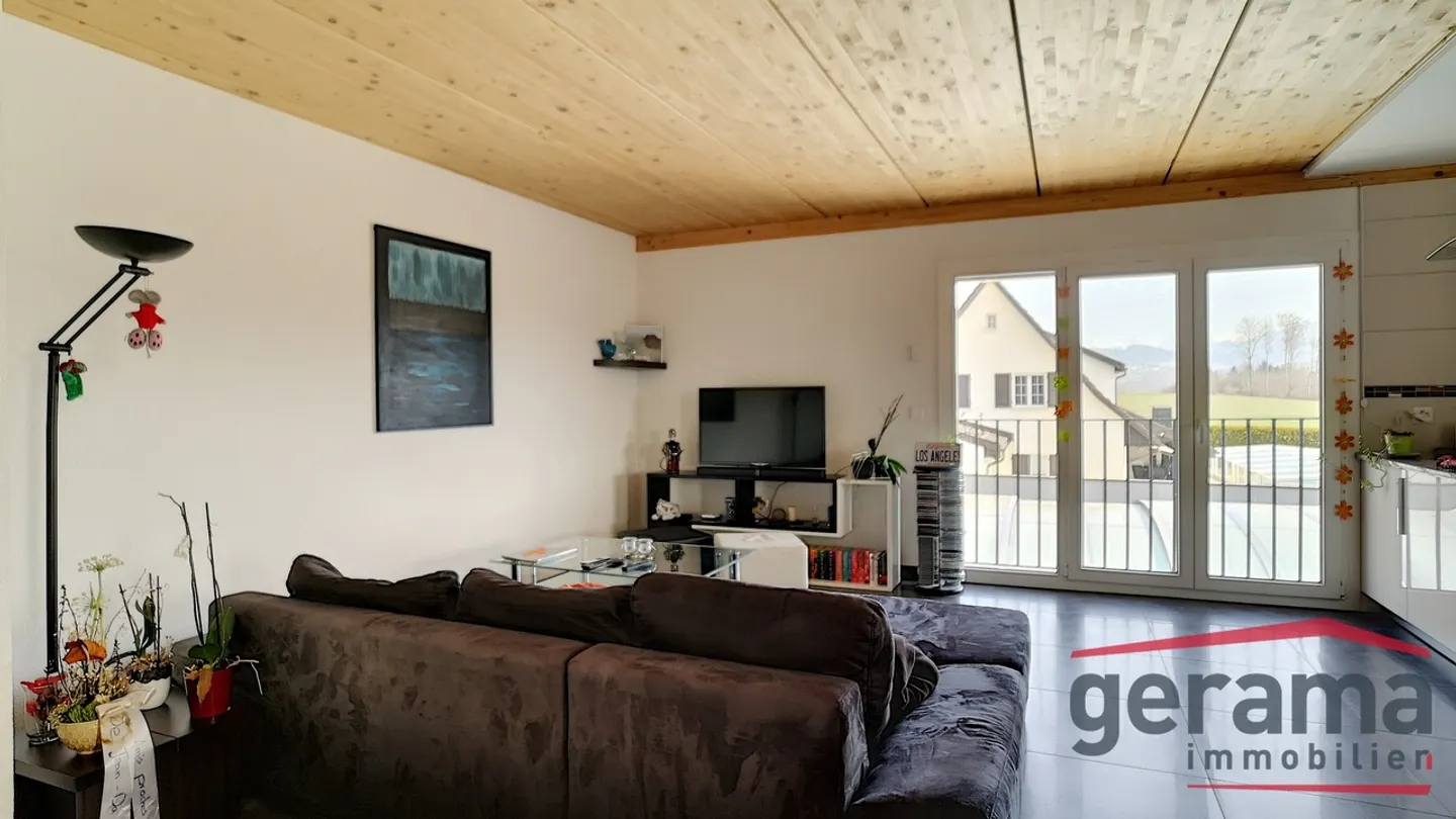Familienvilla mit 3 Wohnungen und Gemeinschaftspool - Foto 27 von 36