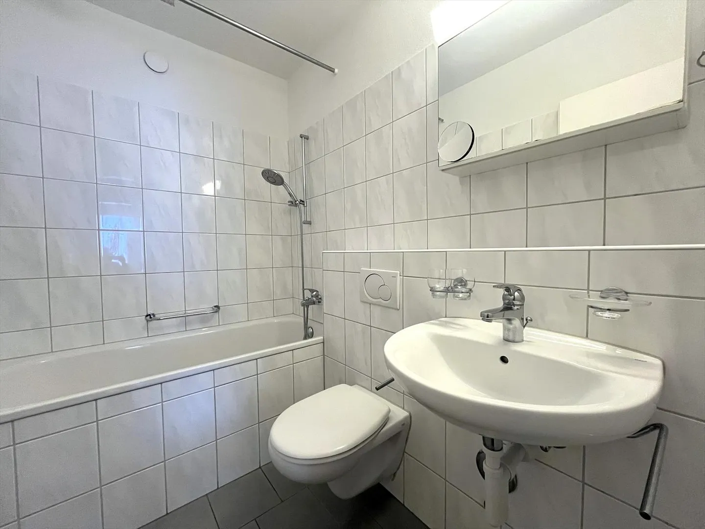 Living in the Heart of the City! - Photo 5 of 6