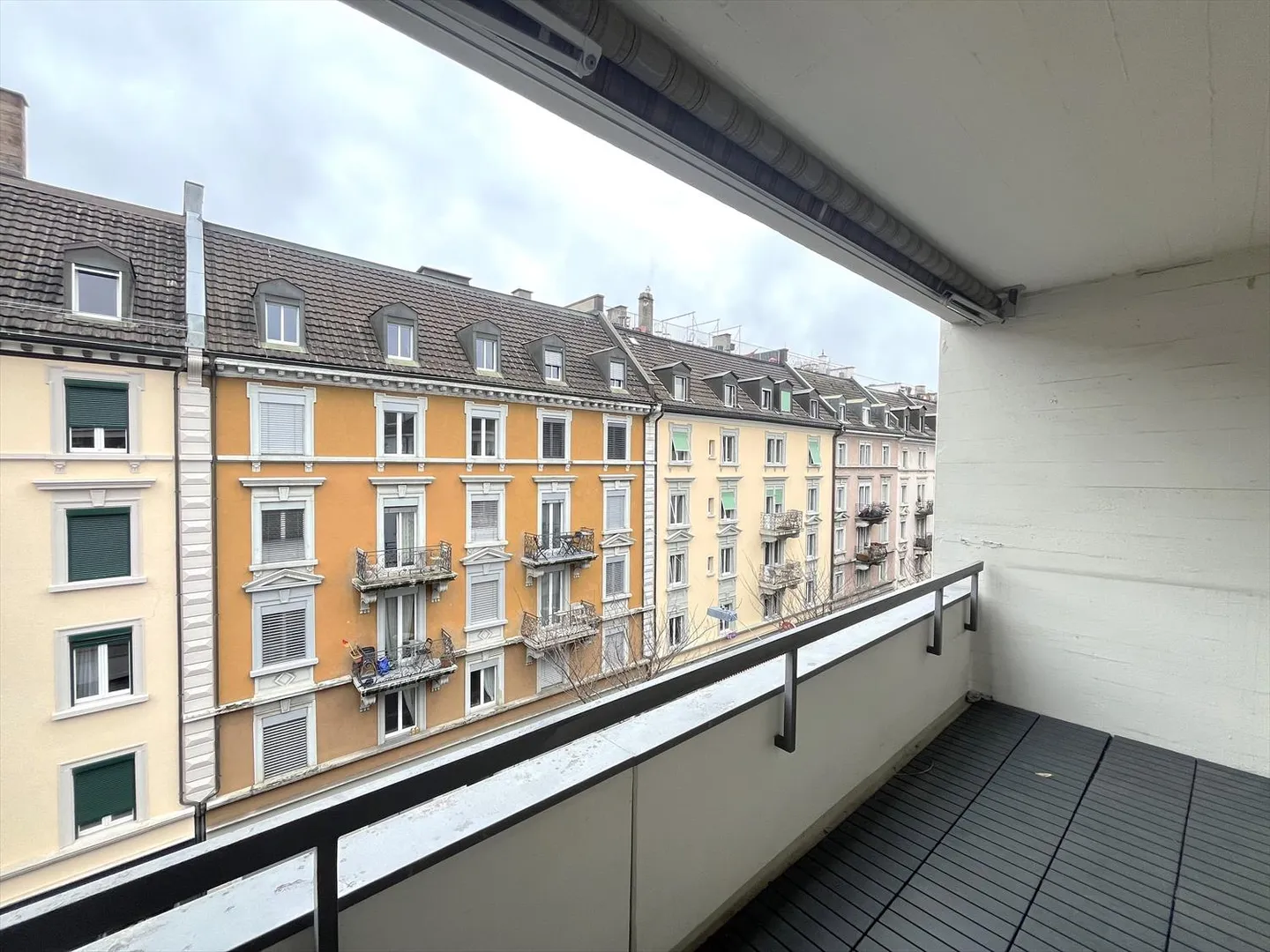 Living in the Heart of the City! - Photo 6 of 6