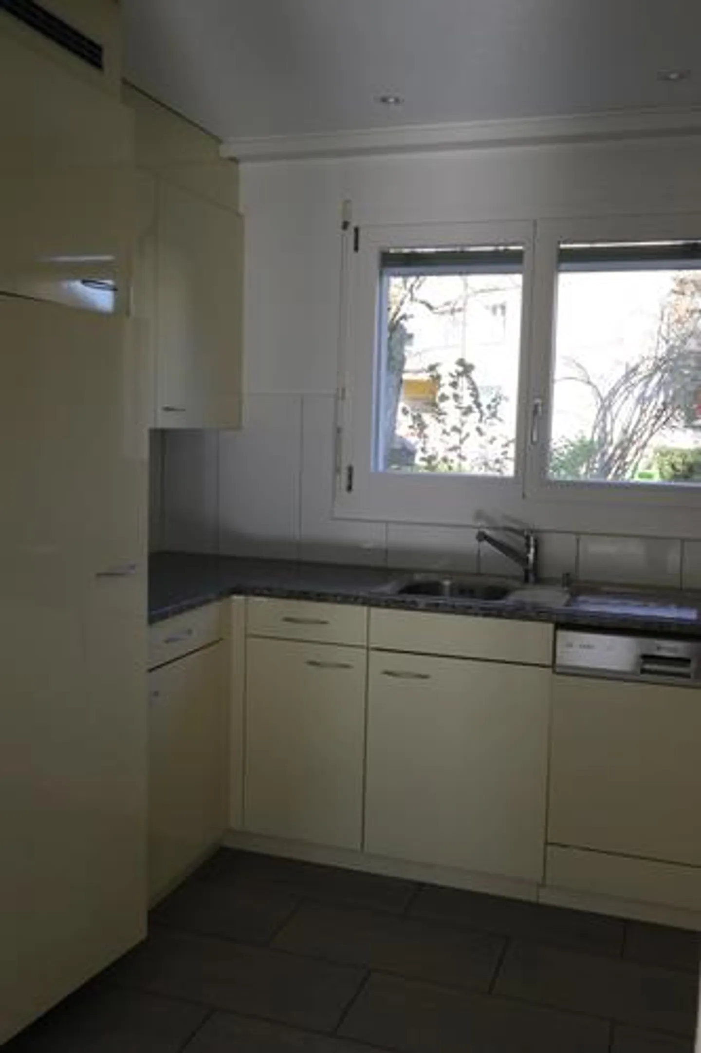 Accogliente casa a schiera d'angolo con giardino - Foto 2 di 12