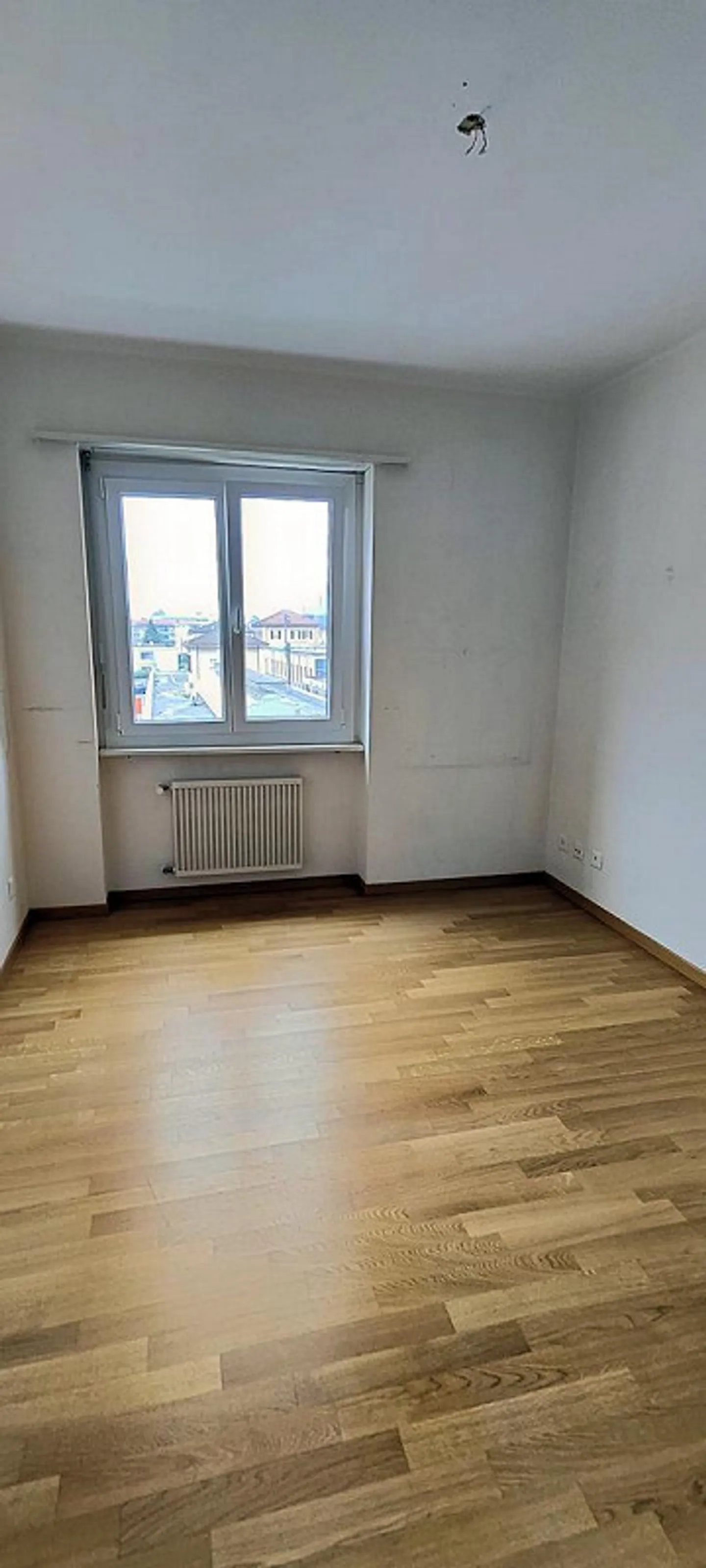 Bel appartement de 3,5 pièces avec vue panoramique à Agno - Photo 4 sur 7