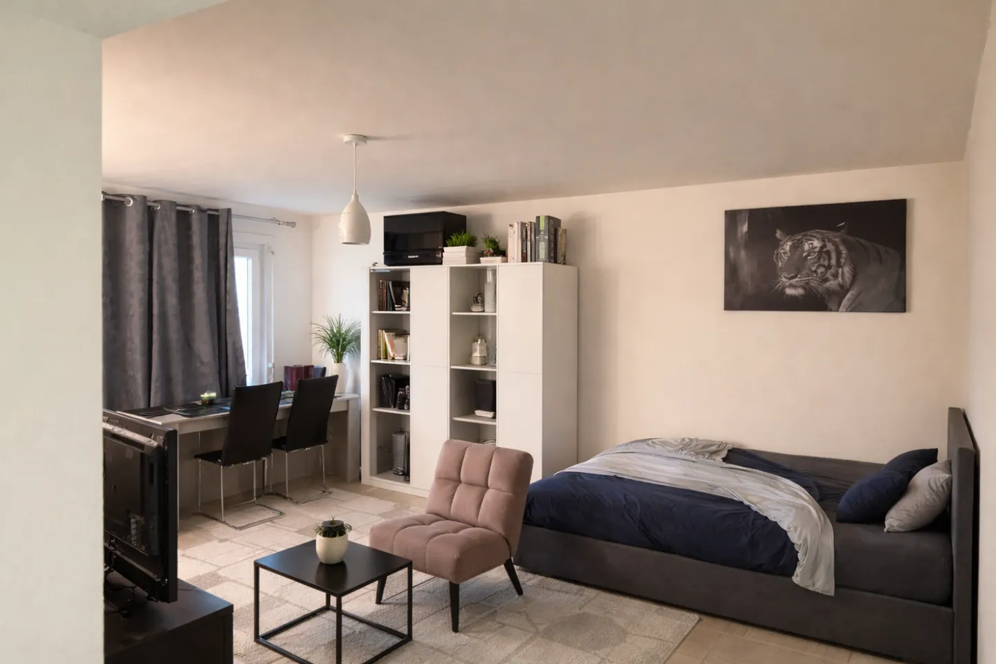 Studio 1 room - Photo 2 of 5