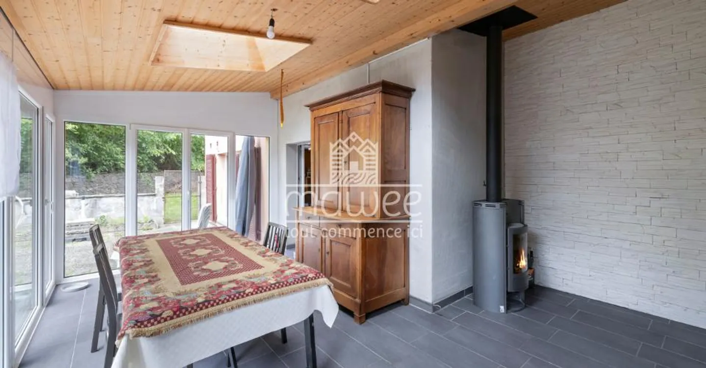 Ruhig, funktional und ohne direkte Nachbarn: wunderschöne Villa zu entdecken! - Foto 8 von 12
