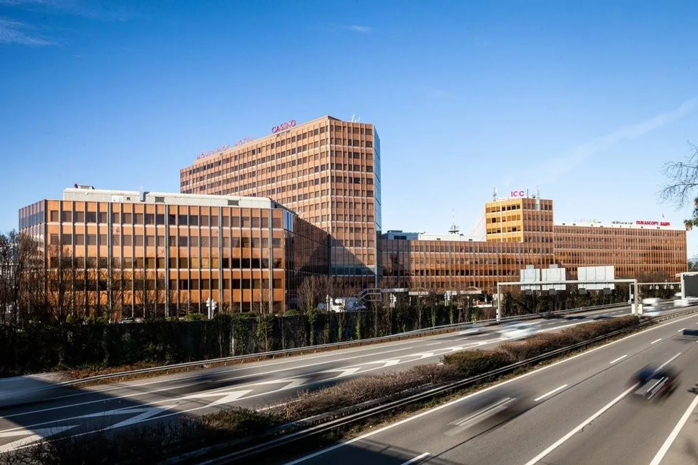 Spazio uffici ristrutturato di 730 m2 al 4° piano - Foto 1 di 7