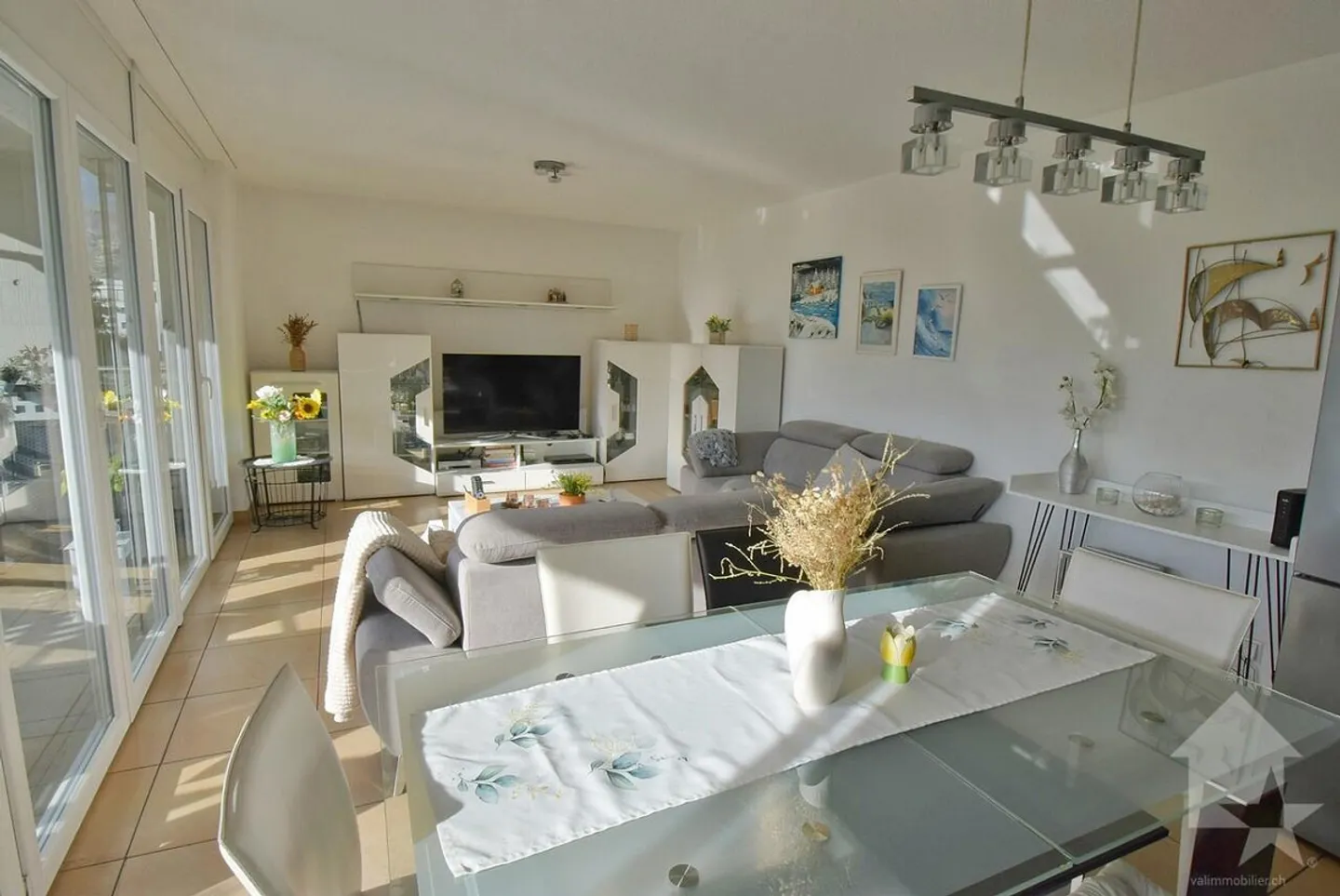 Wunderschöne 5,5-Zimmer-Wohnung mit einer großen Terrasse! - Foto 3 von 14
