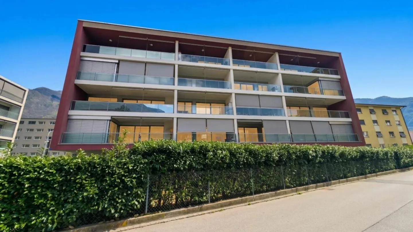 Contemporary, easily accessible and well connected! - Photo 7 of 9