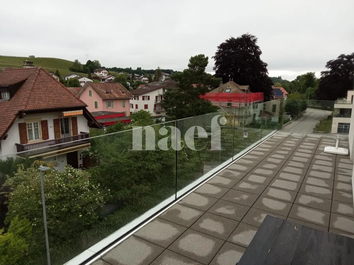 Appartamento mansardato idealmente situato nel centro città - Foto 3 di 5