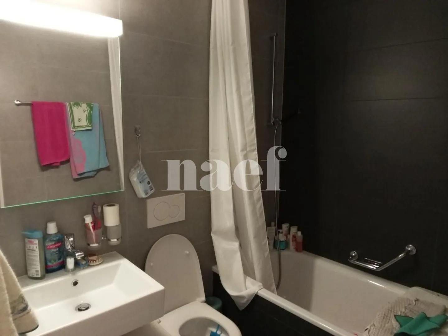 Appartamento mansardato idealmente situato nel centro città - Foto 4 di 5