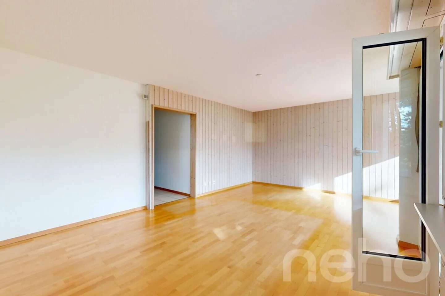 Helle 3.5-Zimmer-Wohnung in Schwerzenbach ZH mit Komfort und Charme - Foto 4 von 10