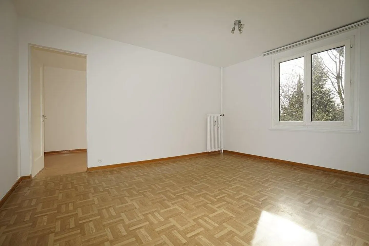 Zentral gelegene 2-Zimmer-Wohnung zu vermieten - Photo 1 of 5
