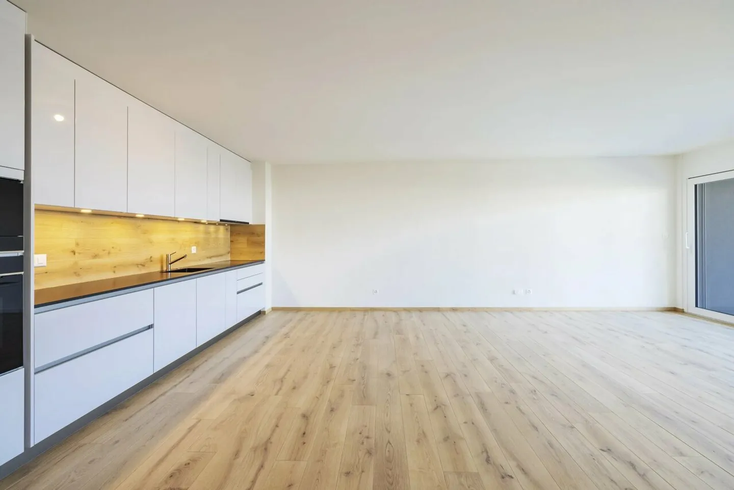 Beautiful new 4.5 room apartment with garden terrace - Photo 2 of 12