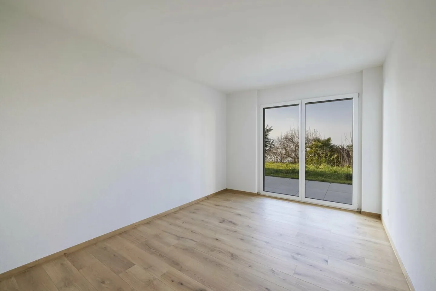 Beautiful new 4.5 room apartment with garden terrace - Photo 3 of 12