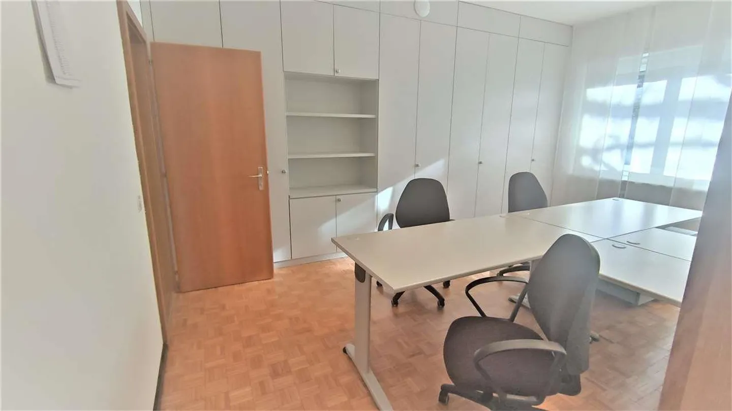 Ufficio spazioso a Massagno - Foto 9 di 11
