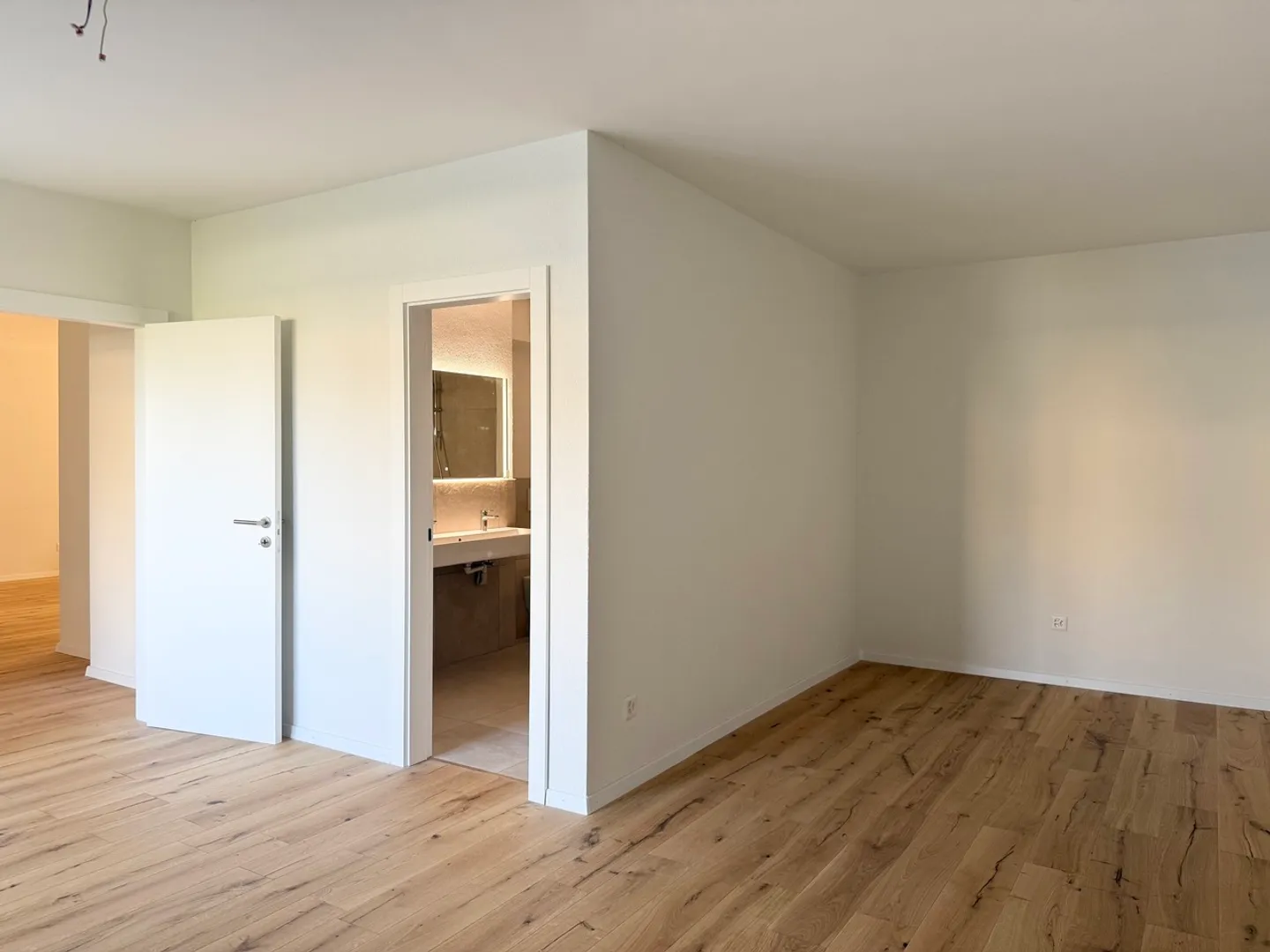 Freshly renovated - nearly new 4.5-room ground floor apartment in Horgen! - Photo 7 of 10