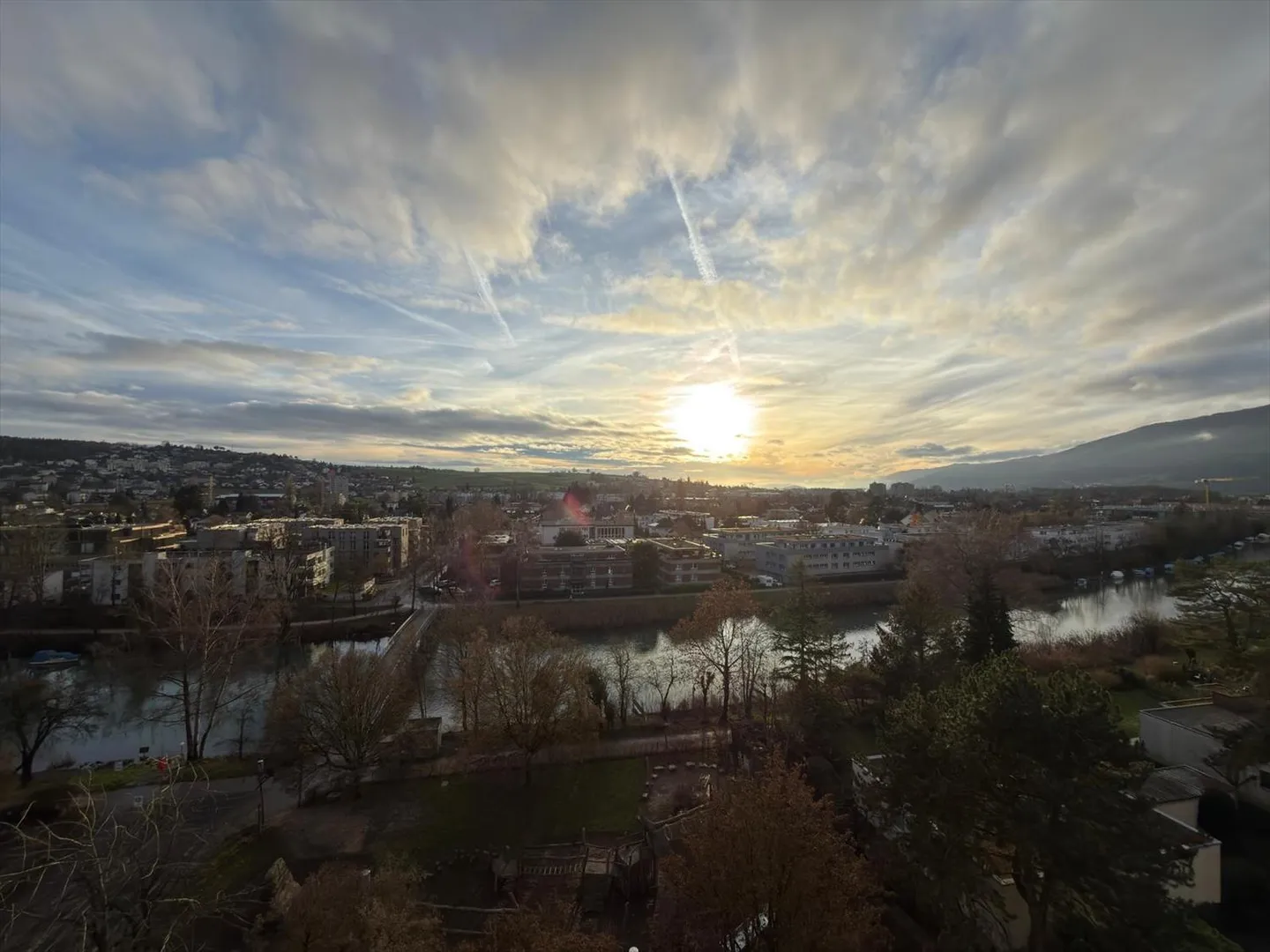 Appartement 4 pièces avec vue sur l'Aare - Lyss-Strasse 75, 2560 Nidau - Photo 2 sur 11