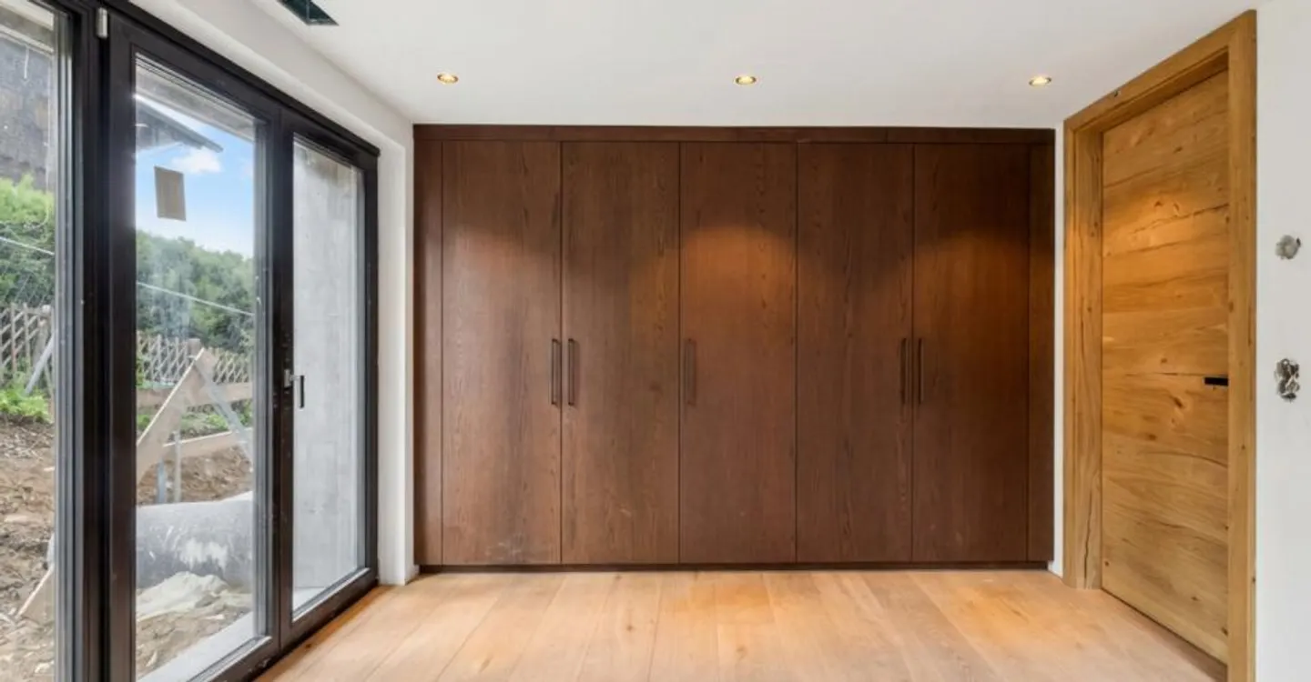 New 2.5-room apartment 150 m from the lifts - Photo 3 of 6