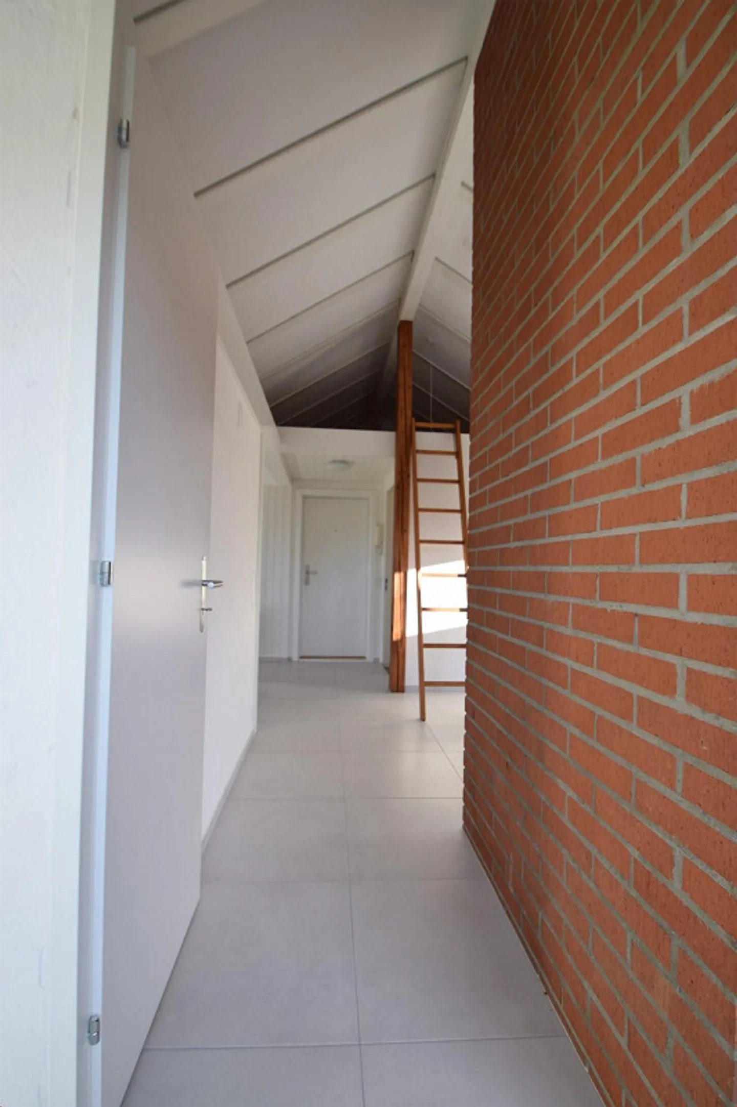 The ideal apartment for singles and young at heart - Photo 9 of 13