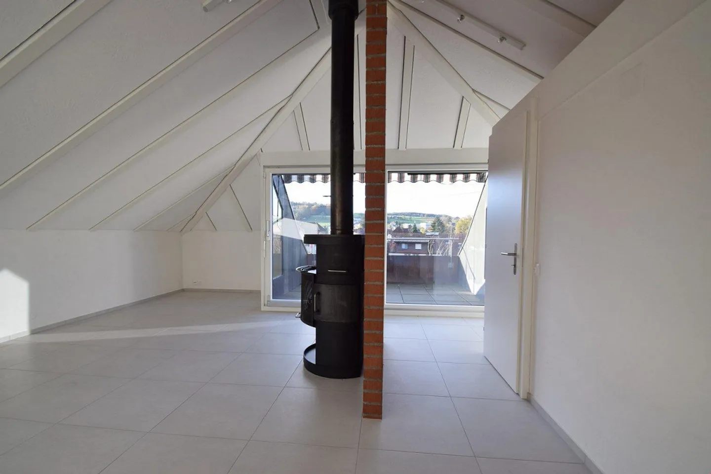 The ideal apartment for singles and young at heart - Photo 11 of 13