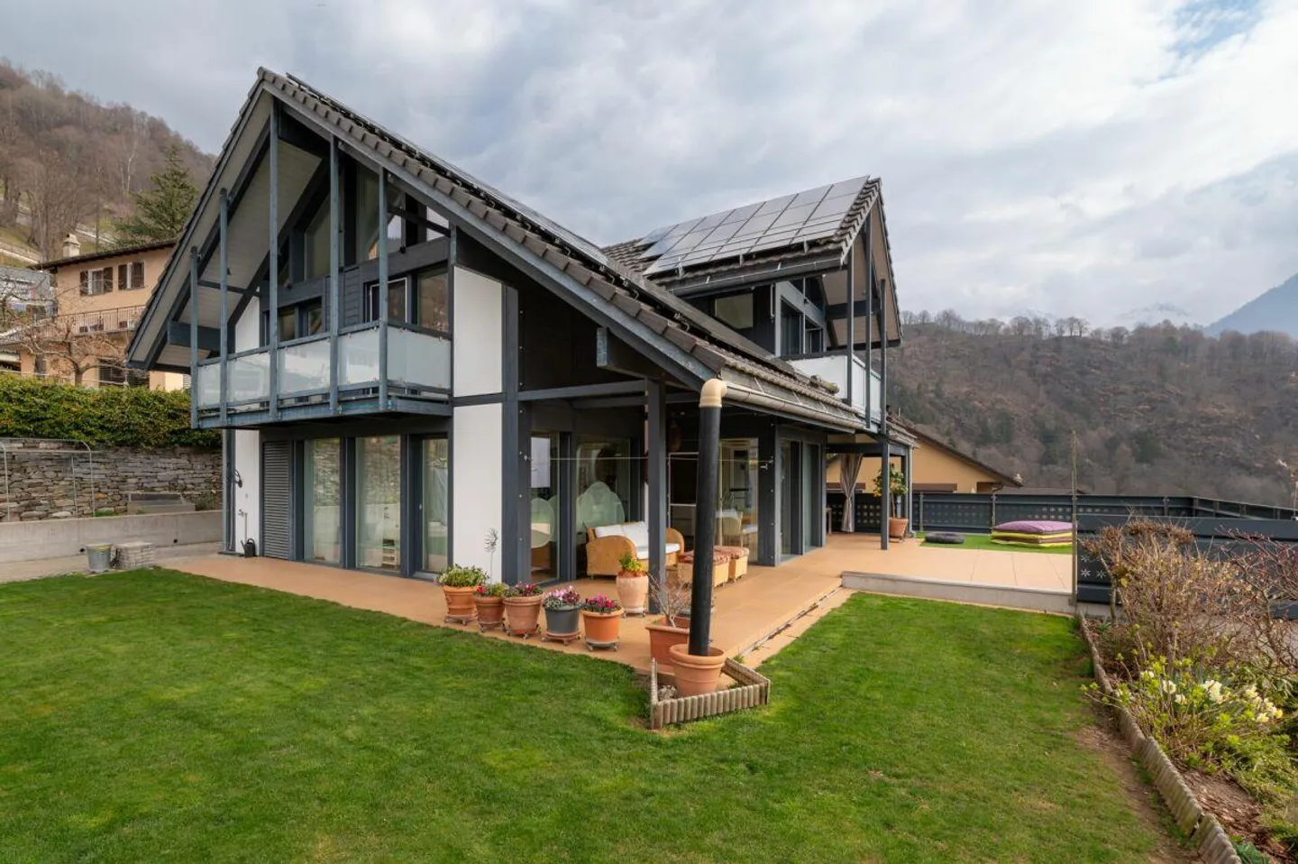 Villa incantevole con vista montagne - Foto 1 di 18