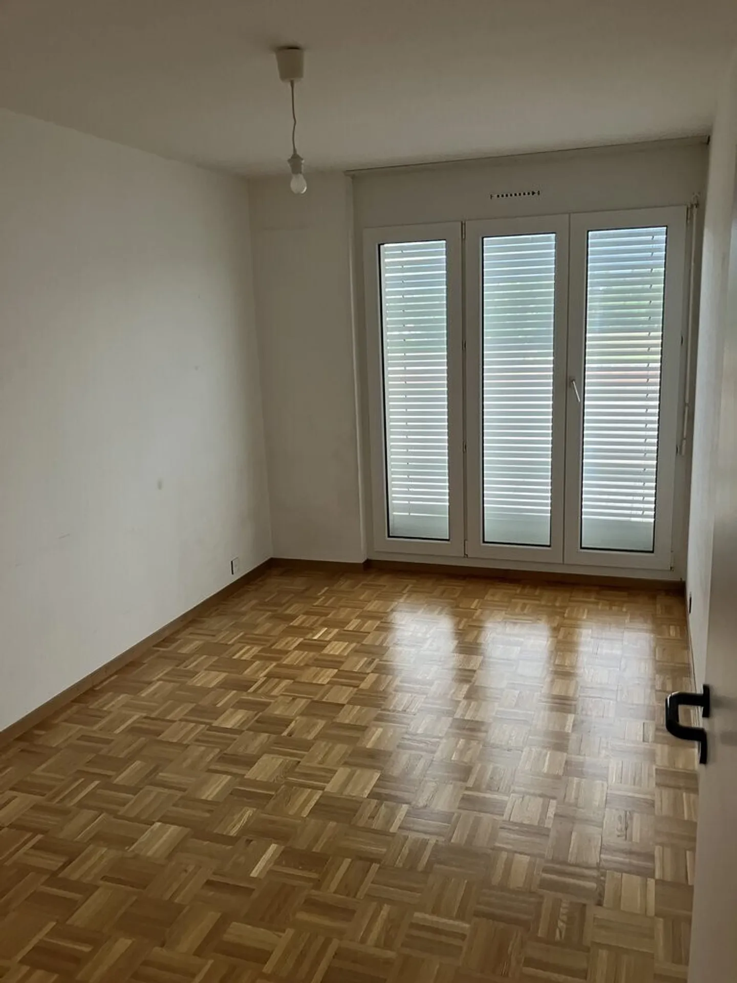 To seize! Spacious apartment close to all amenities in Nyon! - Photo 6 of 9