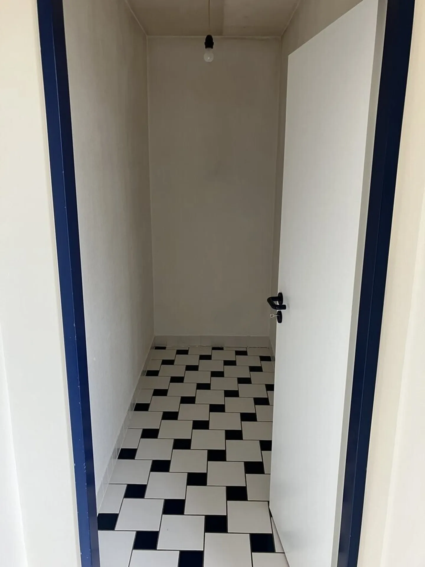 To seize! Spacious apartment close to all amenities in Nyon! - Photo 8 of 9