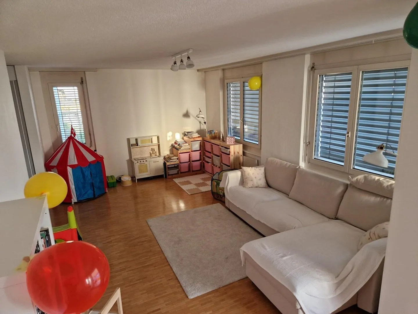 Belle appartement de 4,5 pièces à louer avec panorama alpin - Photo 1 sur 11