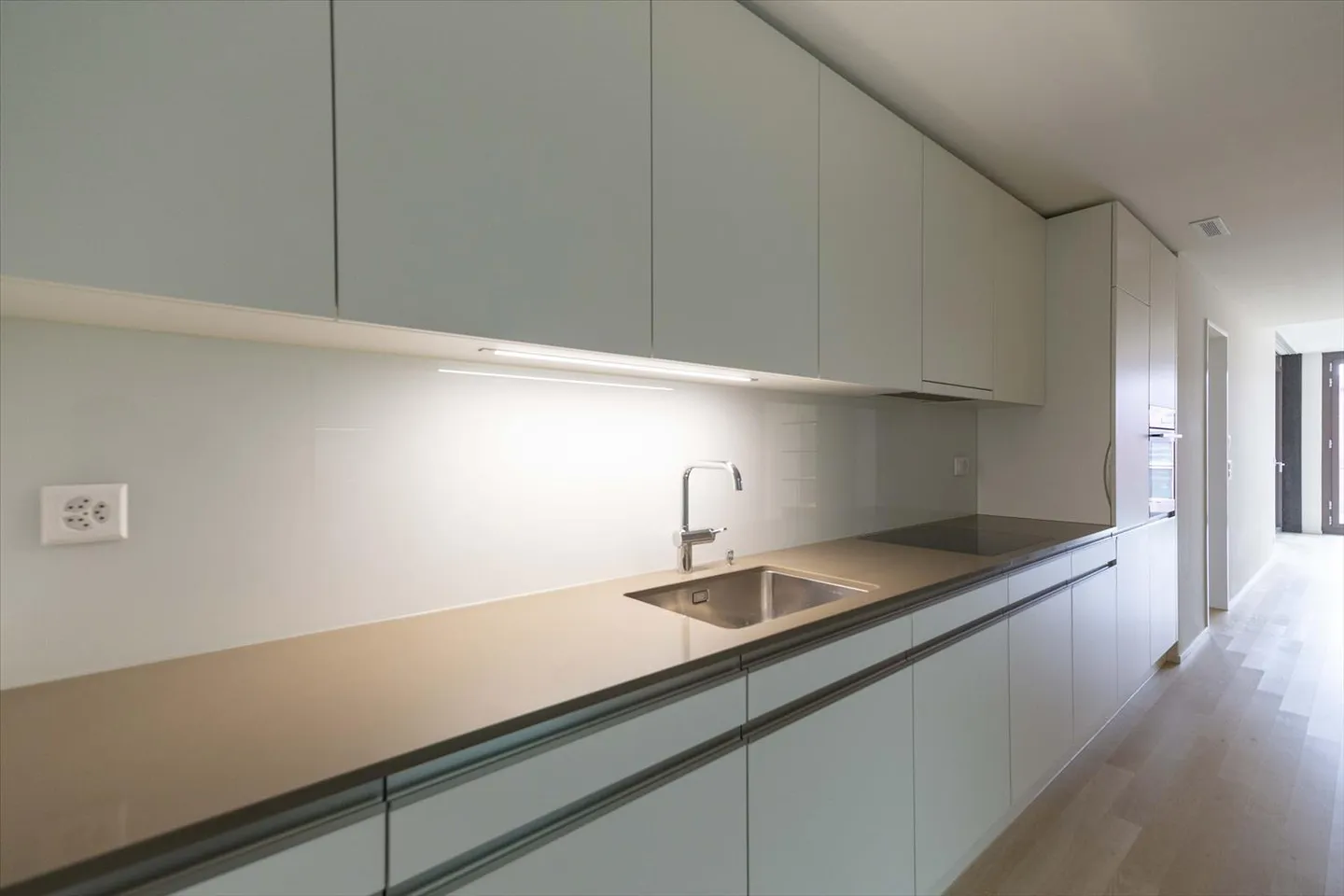 Single apartment for rent in ROY! - Photo 3 of 6