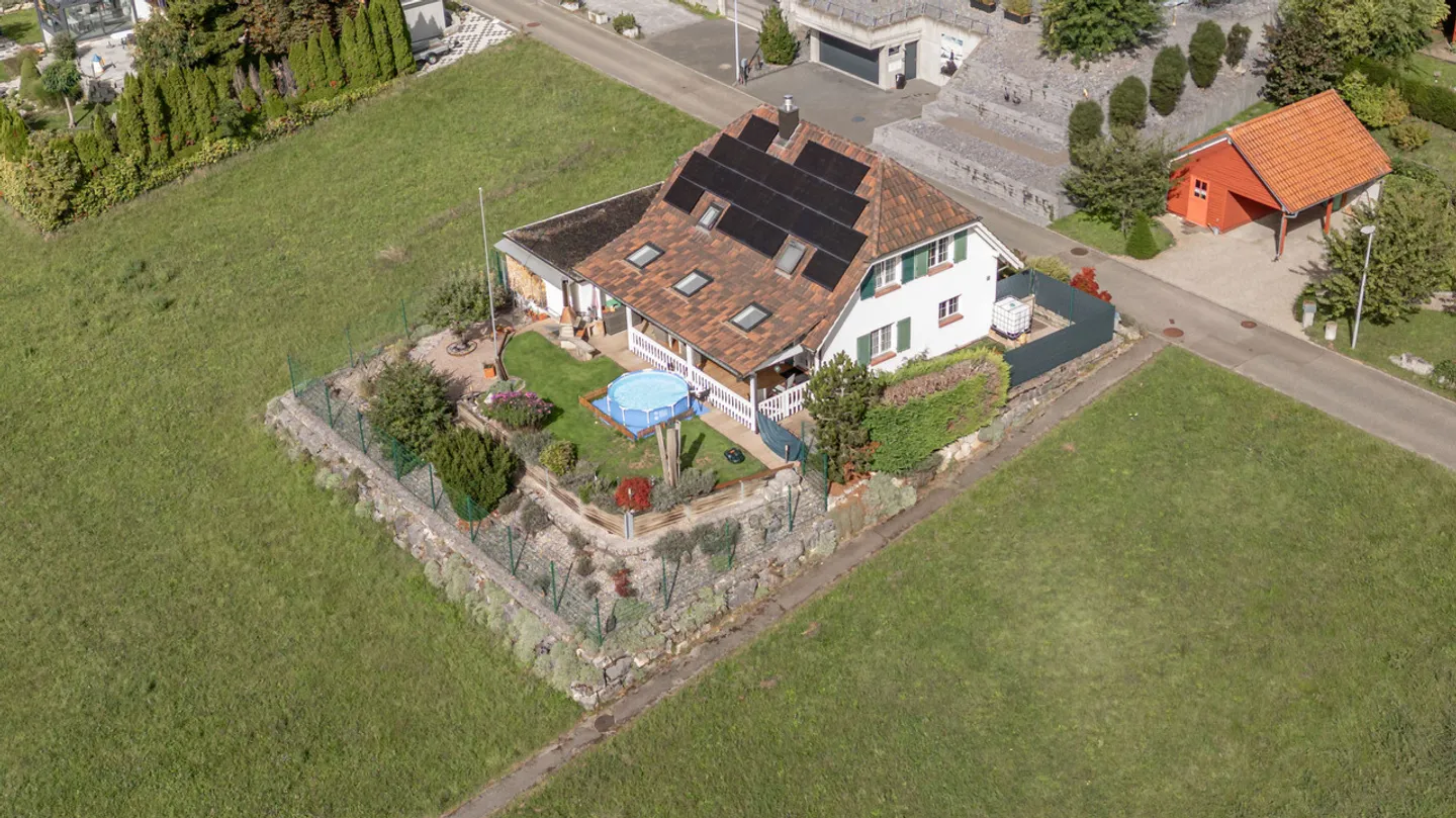 Luminoso appartamento unifamiliare di 4,5 stanze con sala hobby e bella vista - Foto 1 di 27