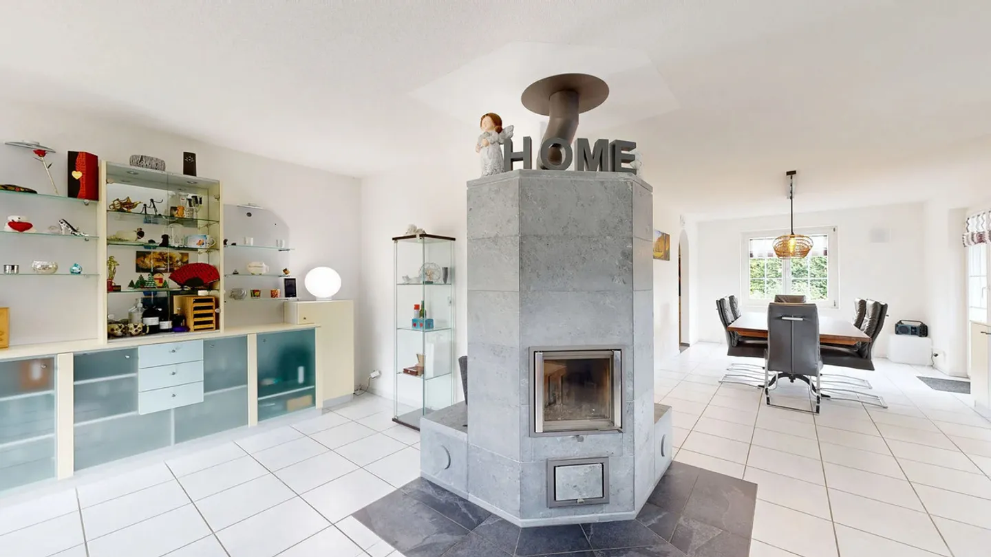 Luminoso appartamento unifamiliare di 4,5 stanze con sala hobby e bella vista - Foto 4 di 27