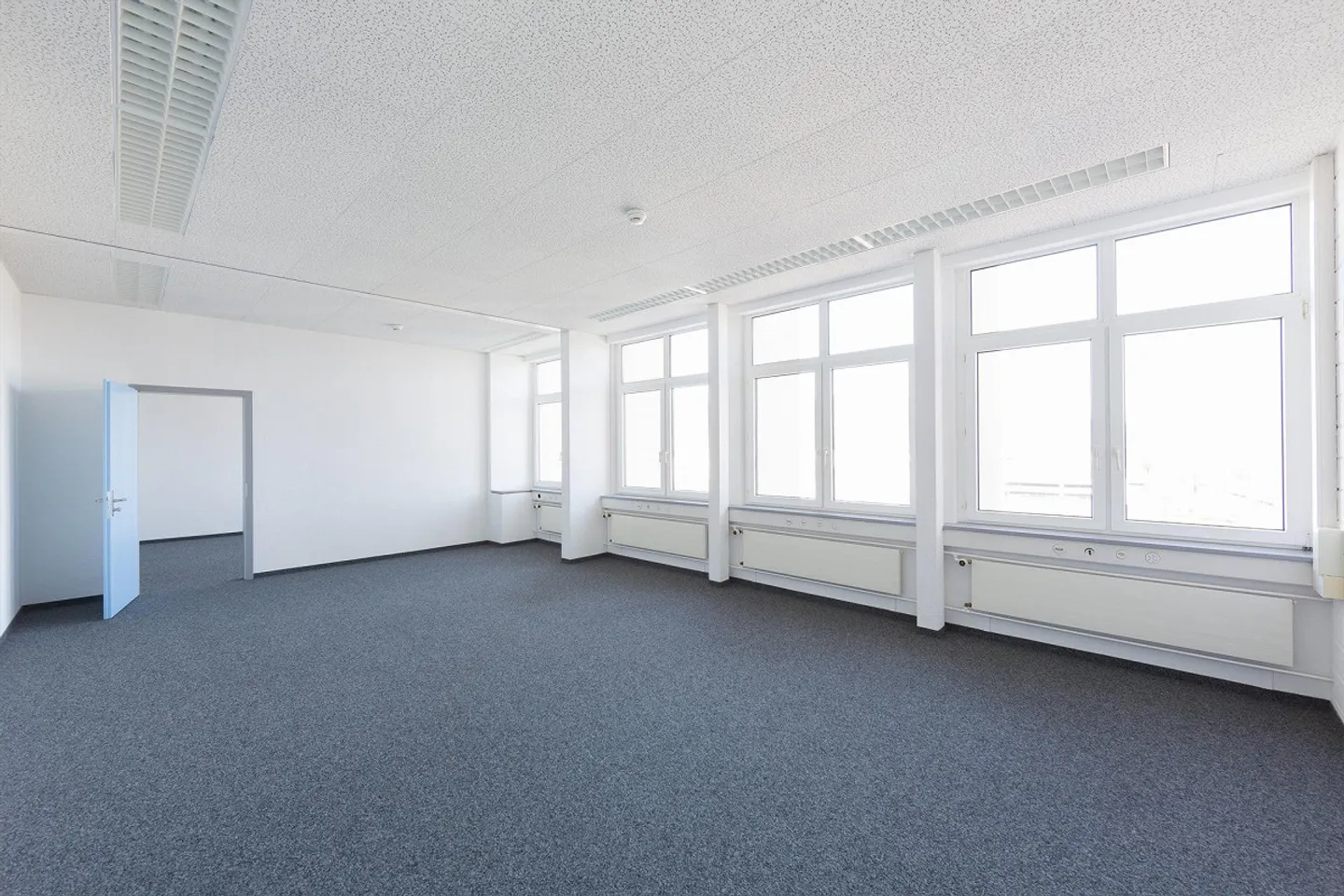 Bureau 140m2 DLZ 2 - avec belle vue et fraîchement rénové - Photo 2 sur 8