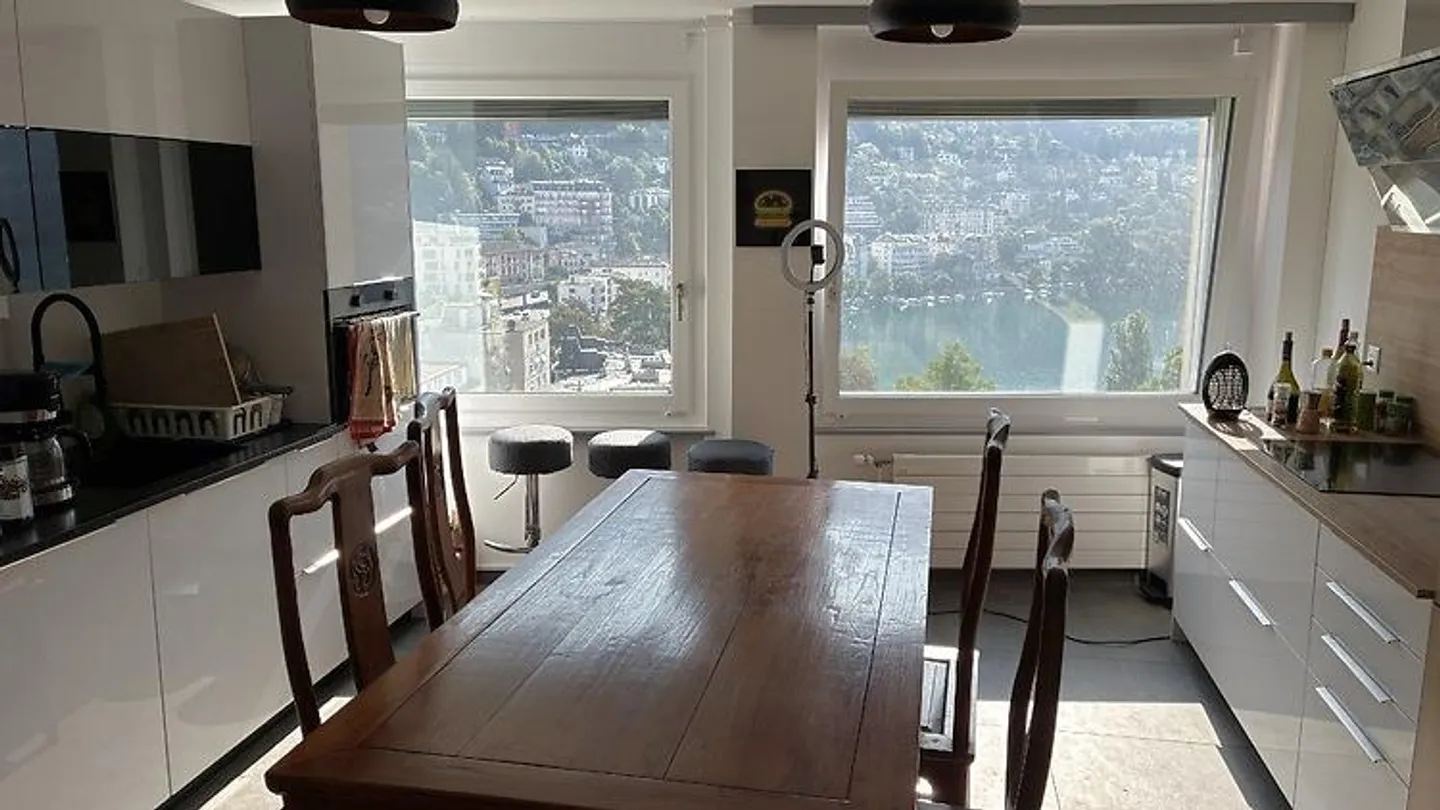 Appartement Meublé avec Vue sur le Lac - Photo 2 sur 10