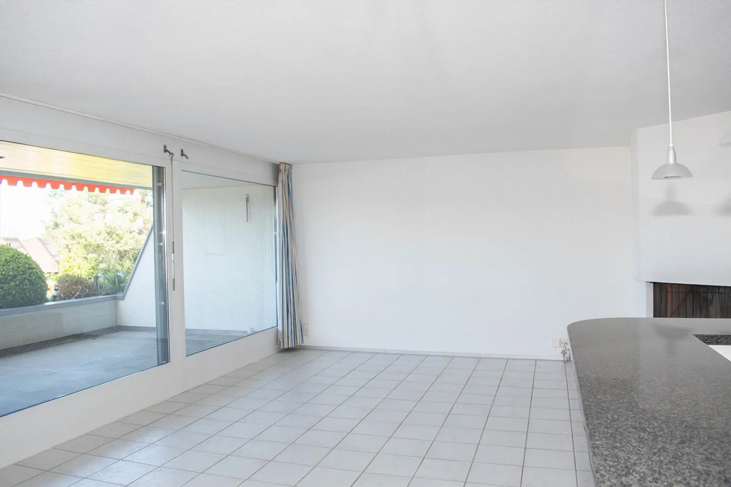 Charmante appartement de 4,5 pièces avec vue sur la montagne et le lac à Herrliberg - Photo 4 sur 7