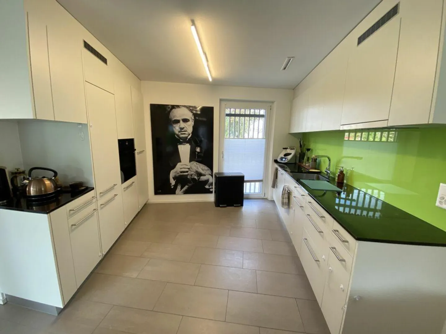 Grosszügige und helle Parterrewohnung mit Sitzplatz - Foto 3 von 11