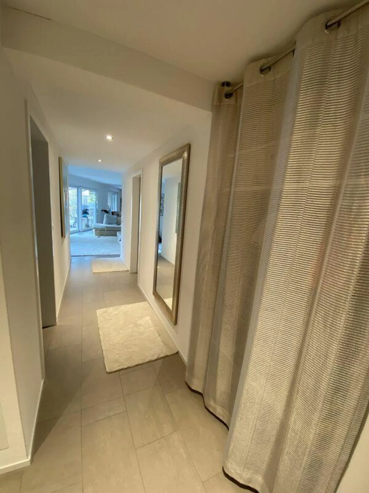 Grosszügige und helle Parterrewohnung mit Sitzplatz - Foto 7 von 11