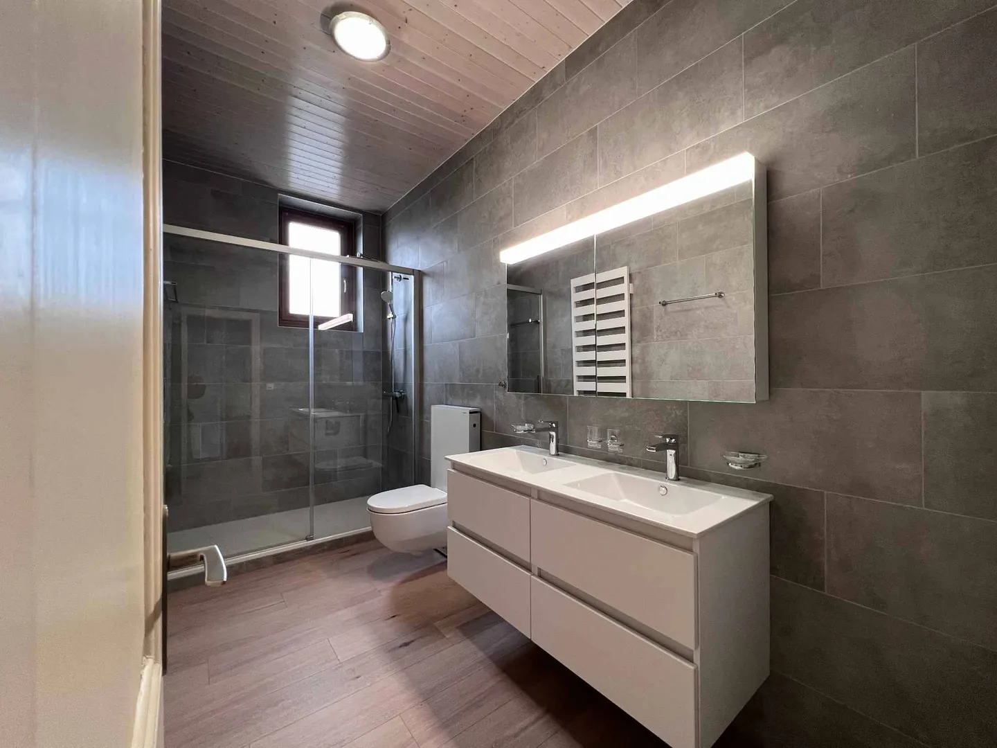 In affitto - Magnifico appartamento di 4,5 stanze con enorme terrazza - Foto 12 di 13