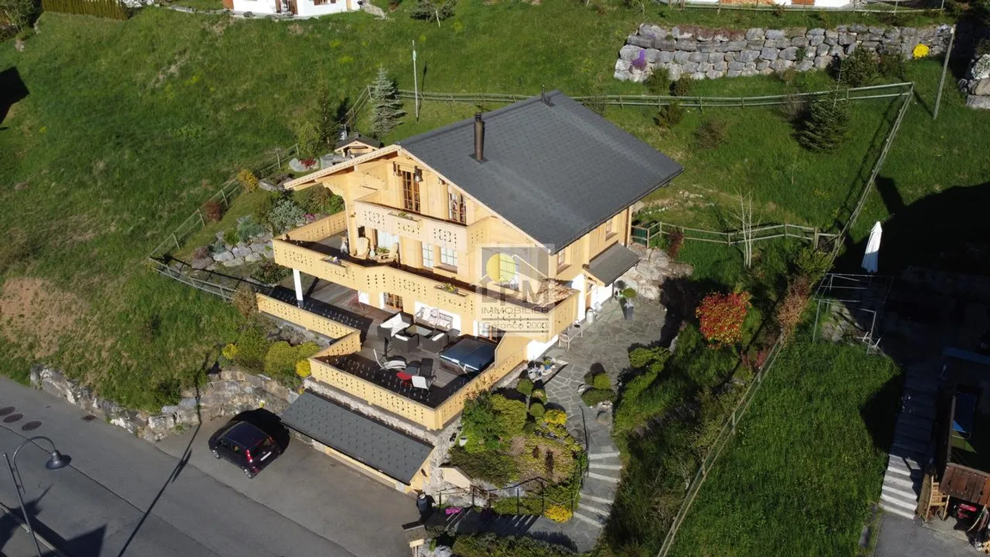 Chalet familiare con posizione eccezionale vicino agli impianti di risalita - Foto 1 di 30