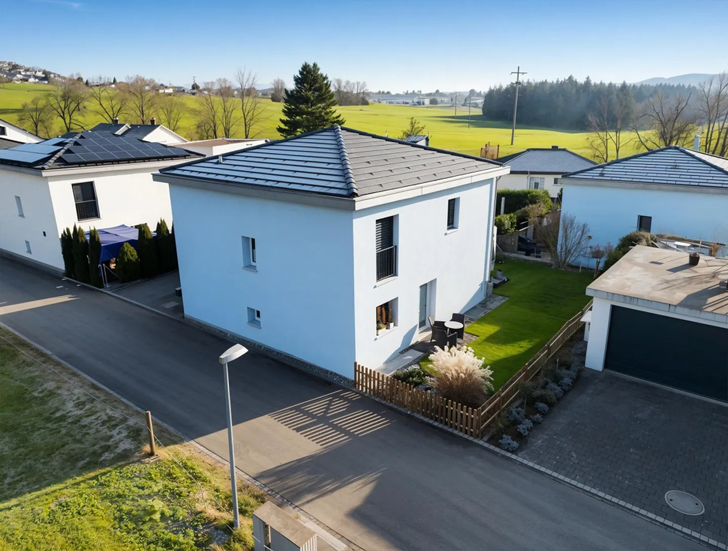 Modern 5.5-room single-family house in a quiet location of Bronschhofen - Photo 2 of 10