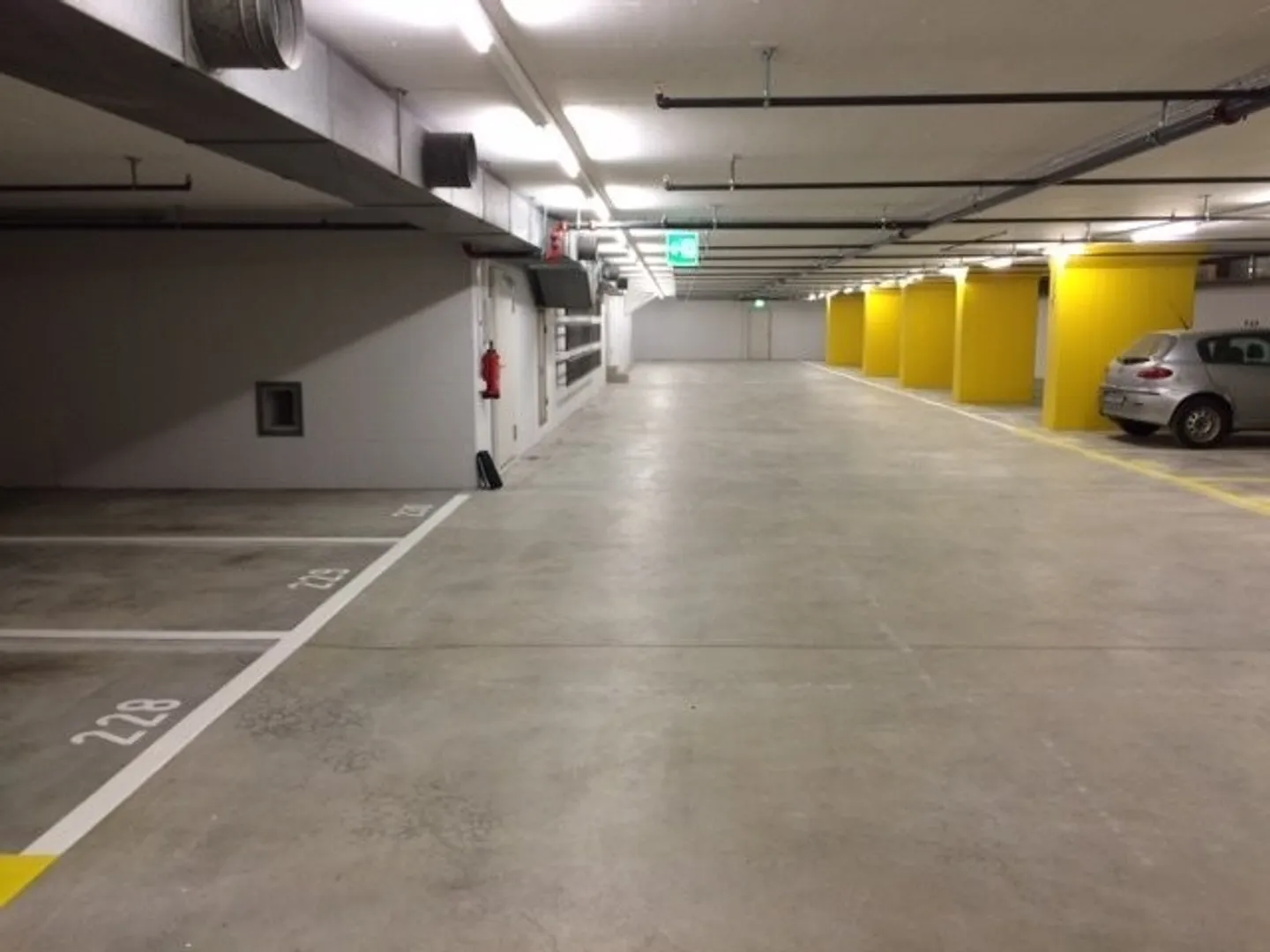 Places de stationnement dans le garage souterrain - Photo 1 sur 1