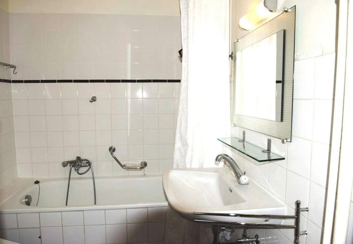 Spacieux 2.5 pièces à louer dans un immeuble récemment rénové - Photo 5 sur 5