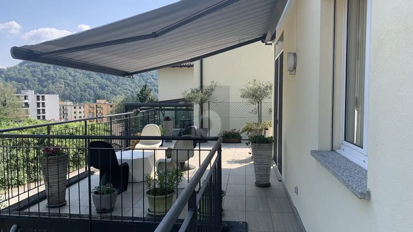 Casa spaziosa con giardino - Foto 2 di 6