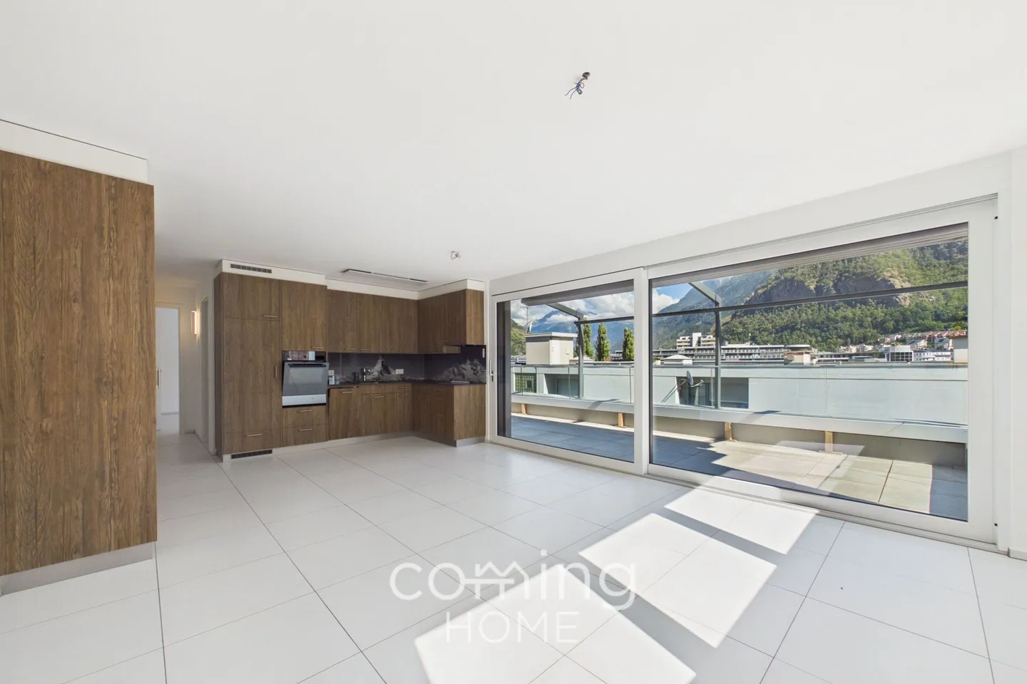 Sunny 3.5-room penthouse apartment in Visp with spacious terrace - Photo 2 of 12